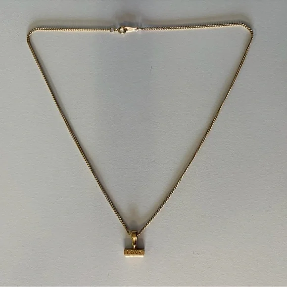 Avon Love Stamp Necklace (1981) Vintage - Picture 2 of 2